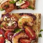 Pizza mit gegrillten Garnelen