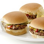 Mini-Hamburger mit Essiggurken