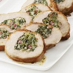 Putenroulade gefüllt mit Reis und Pancetta