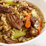 Gerstenbrei mit Rindfleisch