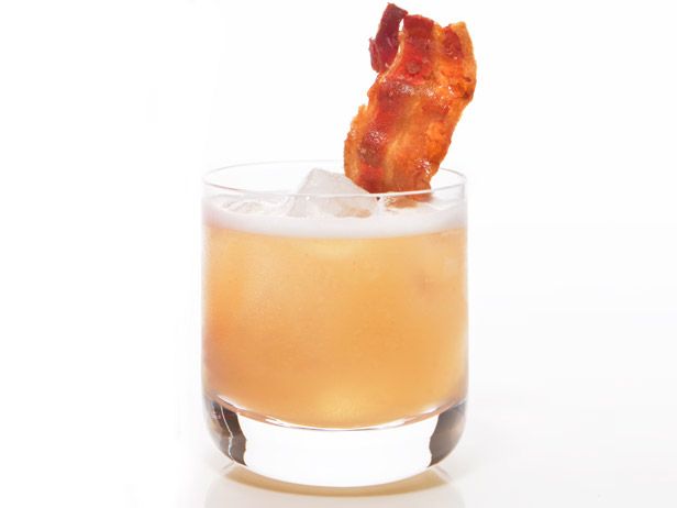 So wird der Birnen-Rum-Cocktail zubereitet