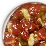 Ketchup mit Speck und Frühlingszwiebeln