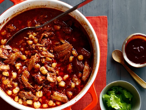 Πώς να φτιάξετε Posole Rojo - Μεξικάνικο στιφάδο