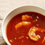 Tomatensuppe mit Garnelen