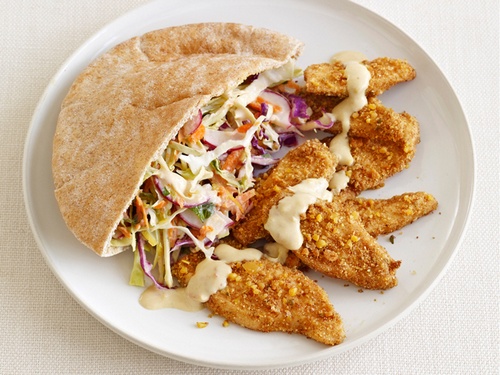 Rezept für arabische Hähnchen-Falafel-Sandwiches mit Krautsalat