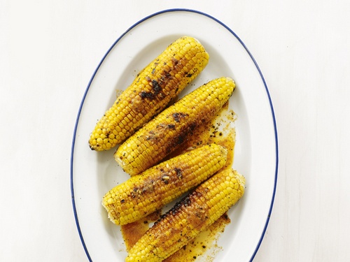 Zubereitung von gegrilltem Mais