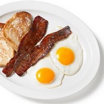 Spiegeleier mit Speck in Kaffeeglasur