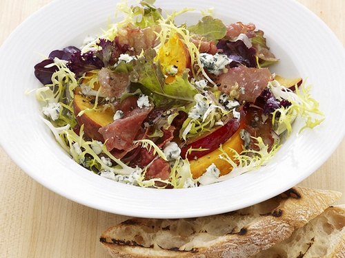 Zubereitung - Warmer Salat mit Pflaumen und Pfirsichen