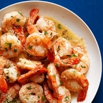 Gebratene Garnelen mit Knoblauchsauce