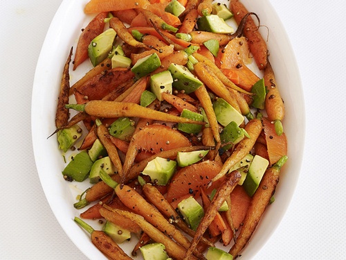 Rezept für gebackene Karotten mit Avocado und Orange