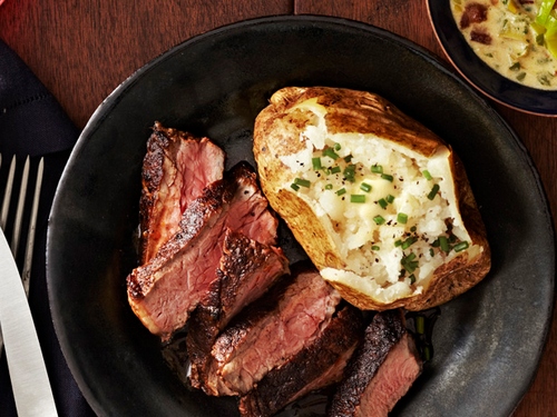 Come preparare - Bistecca di manzo New York fritta al cacao con salsa al whisky