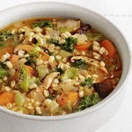 Eintopf mit Karotten, Shiitake-Pilzen und Perlgraupen