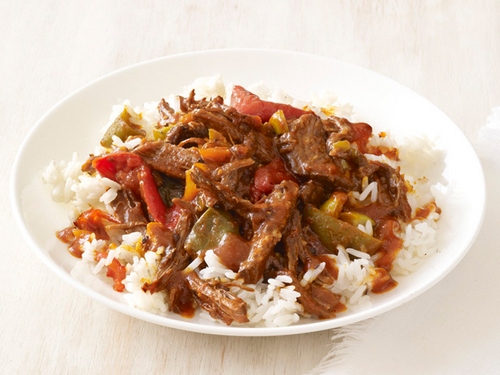 Wie man Rindfleischeintopf „Ropa Vieja“ zubereitet