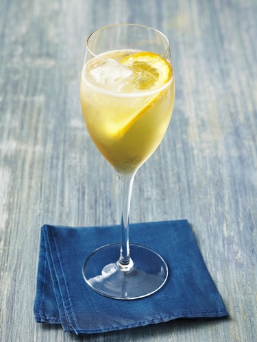 Wie man einen Lillet-Cocktail zubereitet