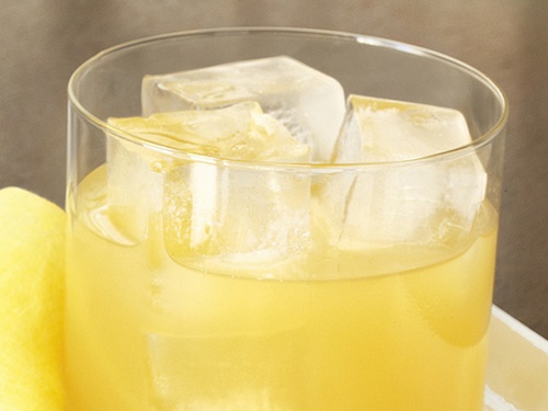 So bereiten Sie den Orange Grove Cocktail zu