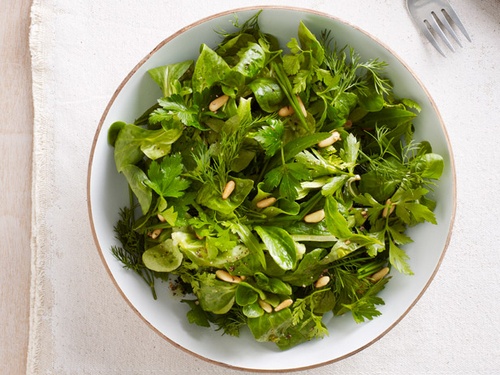 Zubereitung - Maissalat mit Kräutern und Pinienkernen