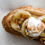 Bruschetta mit Nussbutter und Bananen