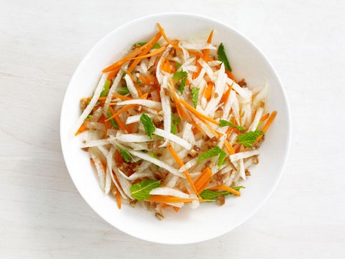 Wie man Karotten-Jicama-Salat zubereitet