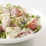 Kartoffelsalat mit Erbsen