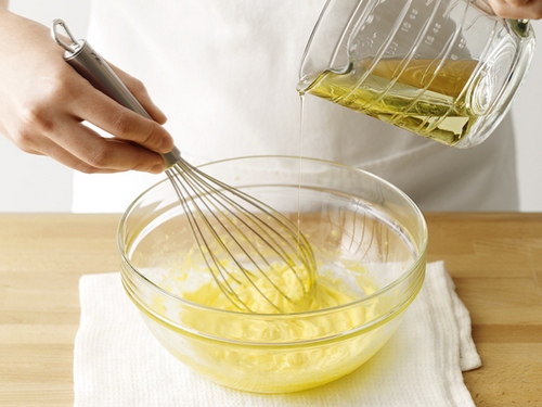 Wie man hausgemachte pasteurisierte Eiermayonnaise zubereitet
