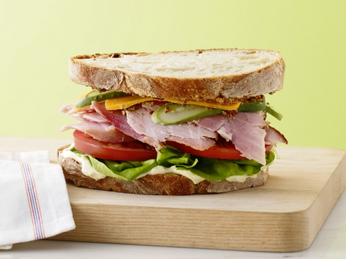 So bereiten Sie klassische Schinkensandwiches zu