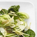 Gebratener Pak Choi mit Knoblauch und Ingwer