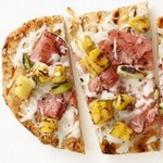 Gegrillte Hawaii-Pizza