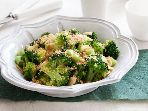 Come preparare - Insalata tiepida di broccoli con pane panko