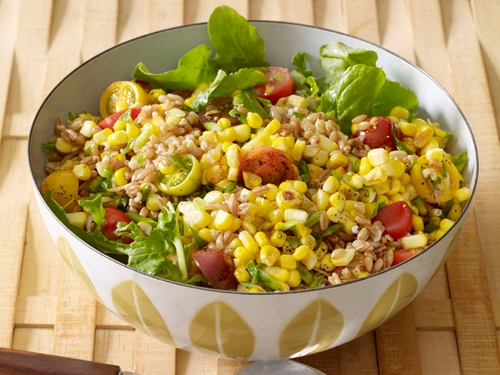 Zubereitung - Warmer Mais-Weizen-Salat