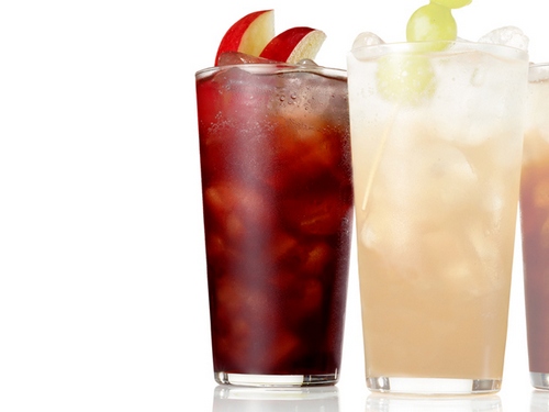 Wie man Apfel-Granatapfel-Limonade zubereitet