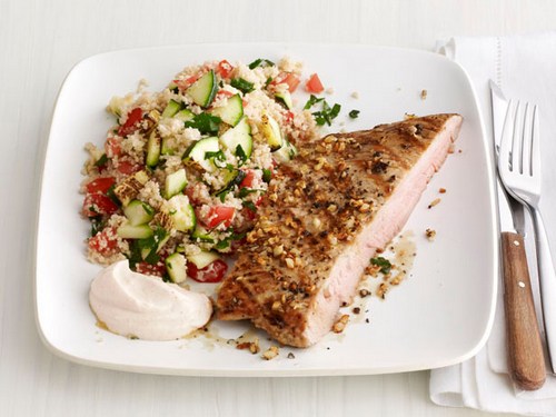 Rezept für gegrilltes Schweinefleisch mit Zucchini und Couscous