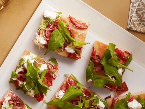 Wie man kalifornisches Fladenbrot zubereitet