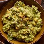 Scharfe Mango-Guacamole