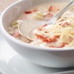 شوربة بطاطس كريمية مع لحم الخنزير