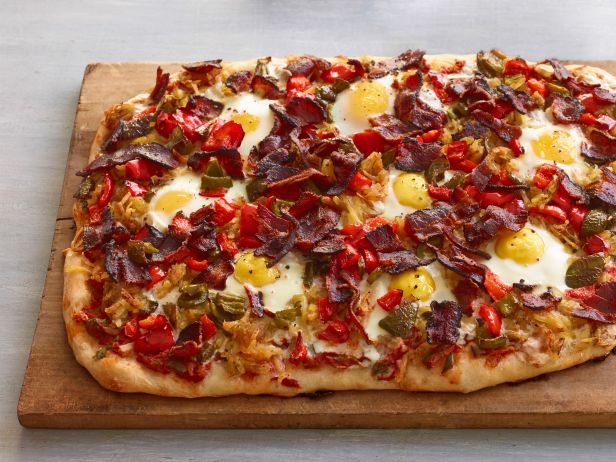 Wie man Frühstückspizza zubereitet