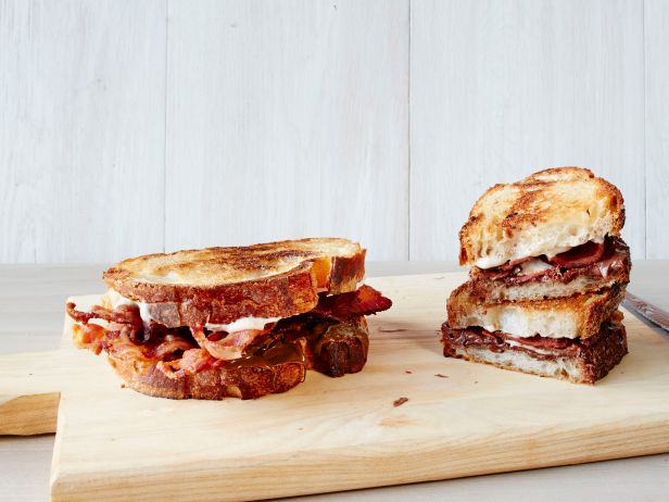 Wie man Elvis Presleys italienische Sandwiches zubereitet