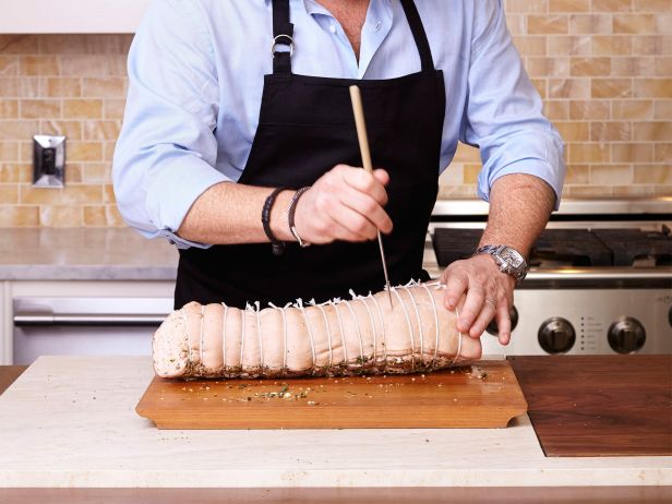 Küpsetatud porchetta (sealiha kõhurull), topeltmarineeritud