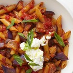 Penne-Nudeln mit Auberginensauce