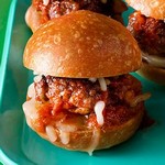 Slider-Burger mit Mini-Fleischbällchen
