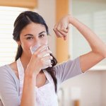 Milch ist ein ausgezeichnetes Heilmittel gegen Arthritis.