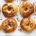 Süßzwiebel-Kartoffel-Bagels