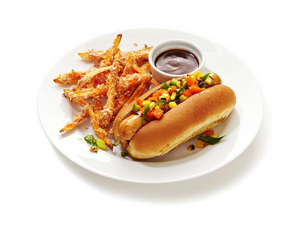 Zubereitung - Hotdogs mit gegrillten Hähnchenwürstchen und Süßkartoffelpommes