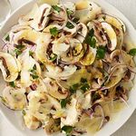 Salat mit Pilzen und Pecorino-Käse