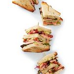 Club-Sandwiches mit gegrilltem Lachs