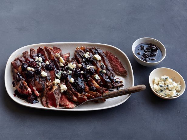 Zubereitungstipps – Ribeye-Steaks mit Wein-Beeren-Sauce und Blauschimmelkäse