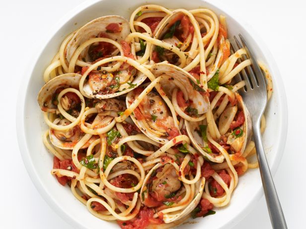 Kuidas valmistada - linguine'i punase karbi kastmega