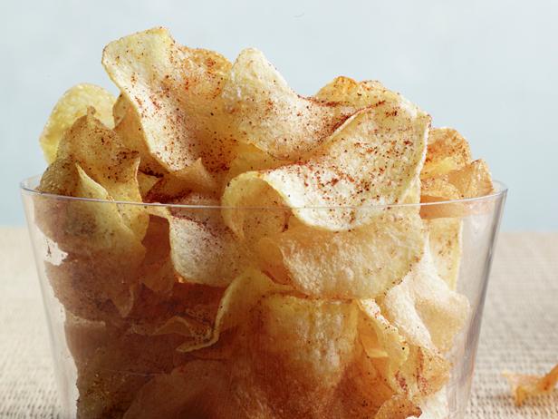 Wie man würzige Kartoffelchips zubereitet