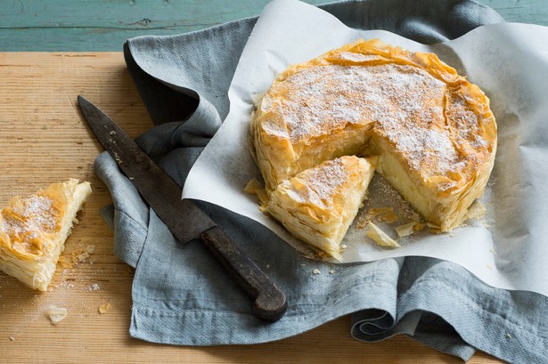 Wie man Bougatsa zubereitet – Griechischer Puddingkuchen