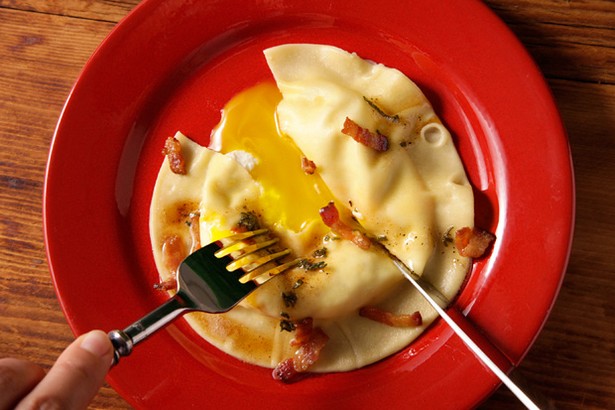 วิธีทำ - ราวีโอลี่อิตาเลียนกับไข่แดง (Uova da Raviolo)