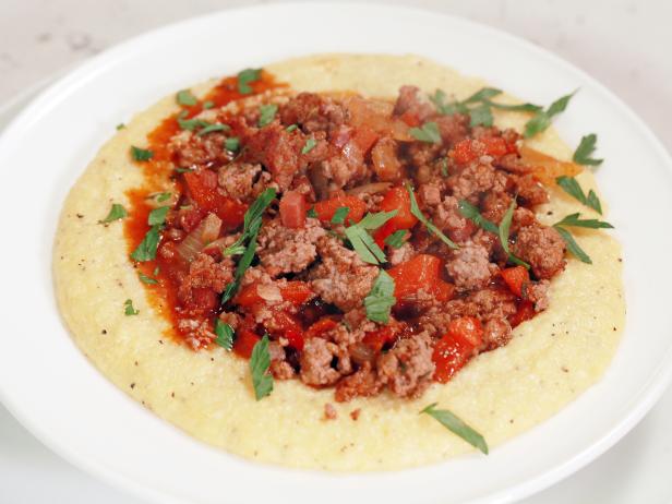 Come preparare il chili di maiale e polenta all'italiana